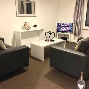 Central Spacious 2 Bedroom By Union Square Free Parking Apartment